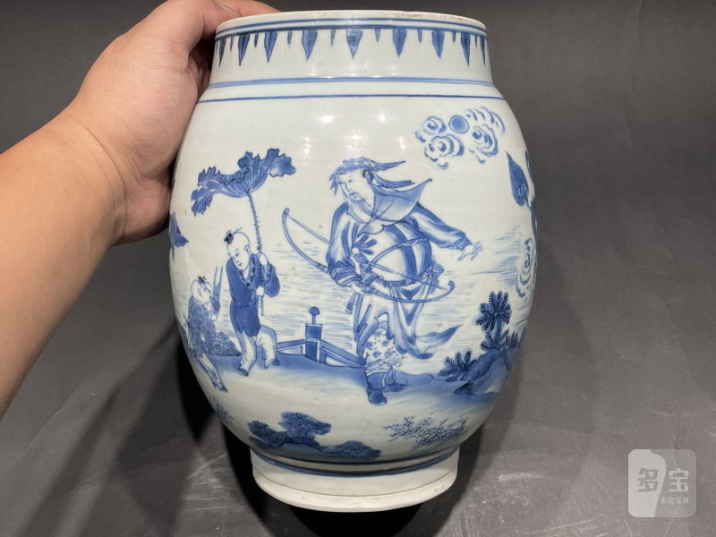 明崇祯 青花张仙送子图莲子罐 - 图2